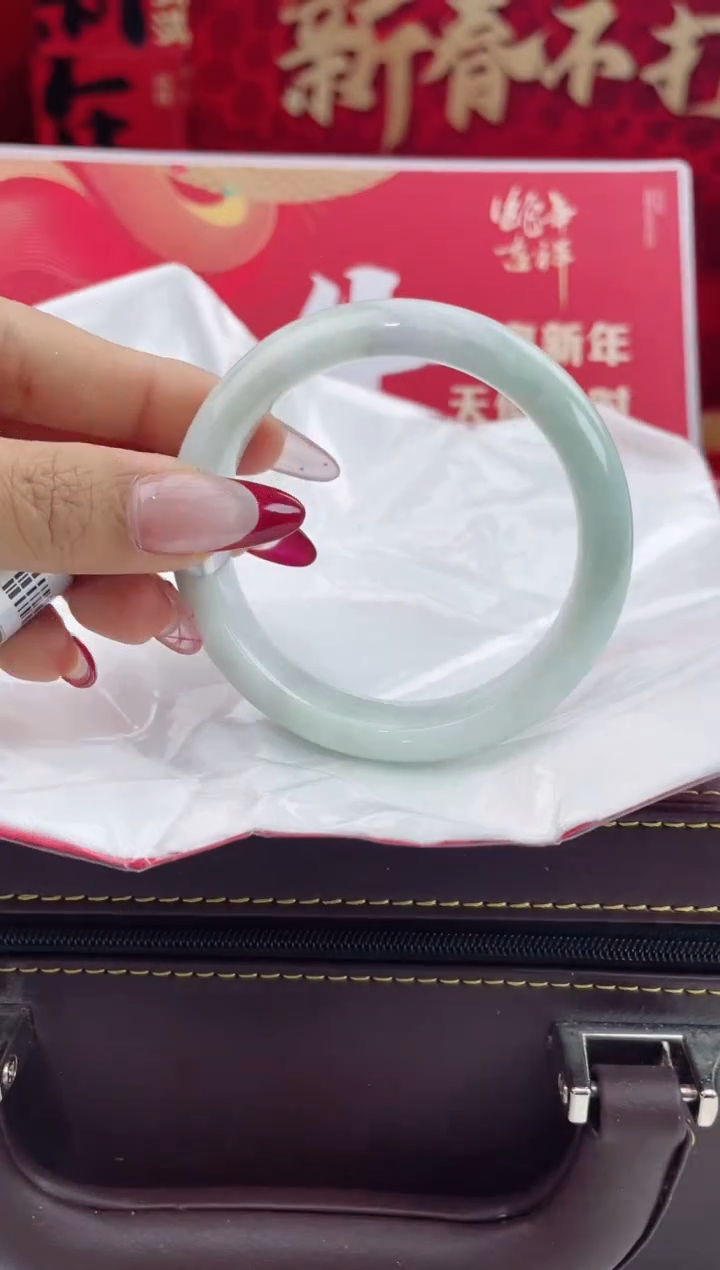 【闪购商品】翡翠手镯未镶嵌14翡翠手镯（微瑕）