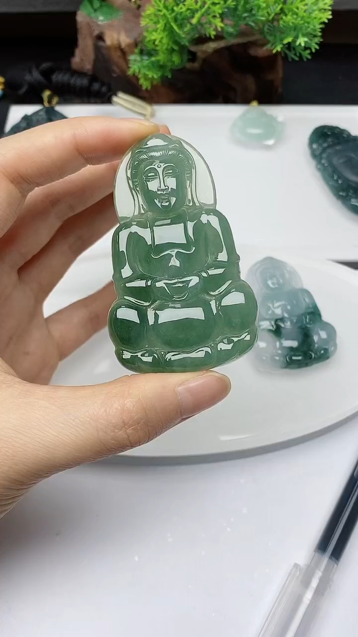 【闪购商品】翡翠颈饰未镶嵌