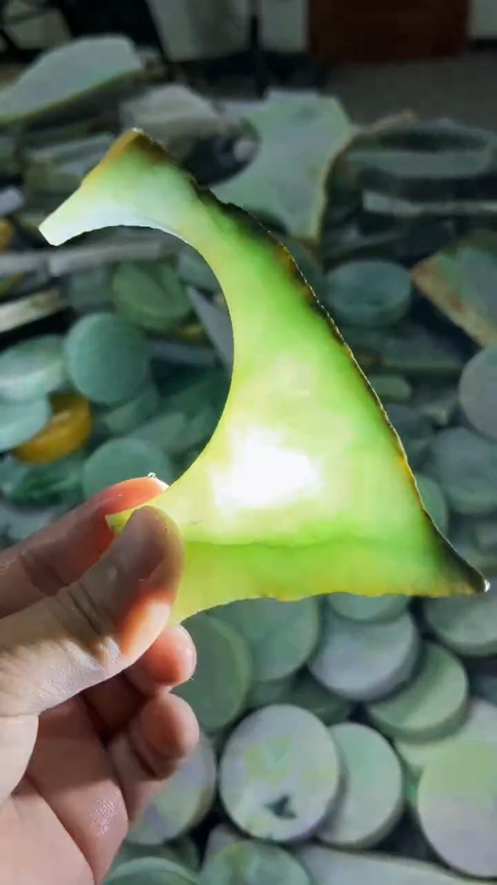 【闪购商品】翡翠挂件未镶嵌A货康壹119