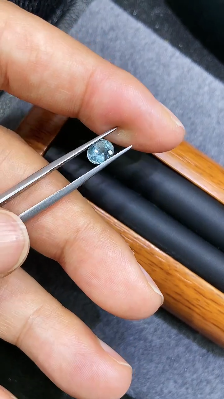 【闪购商品】定制碧玺定制未镶嵌蓝色天然0.81克拉