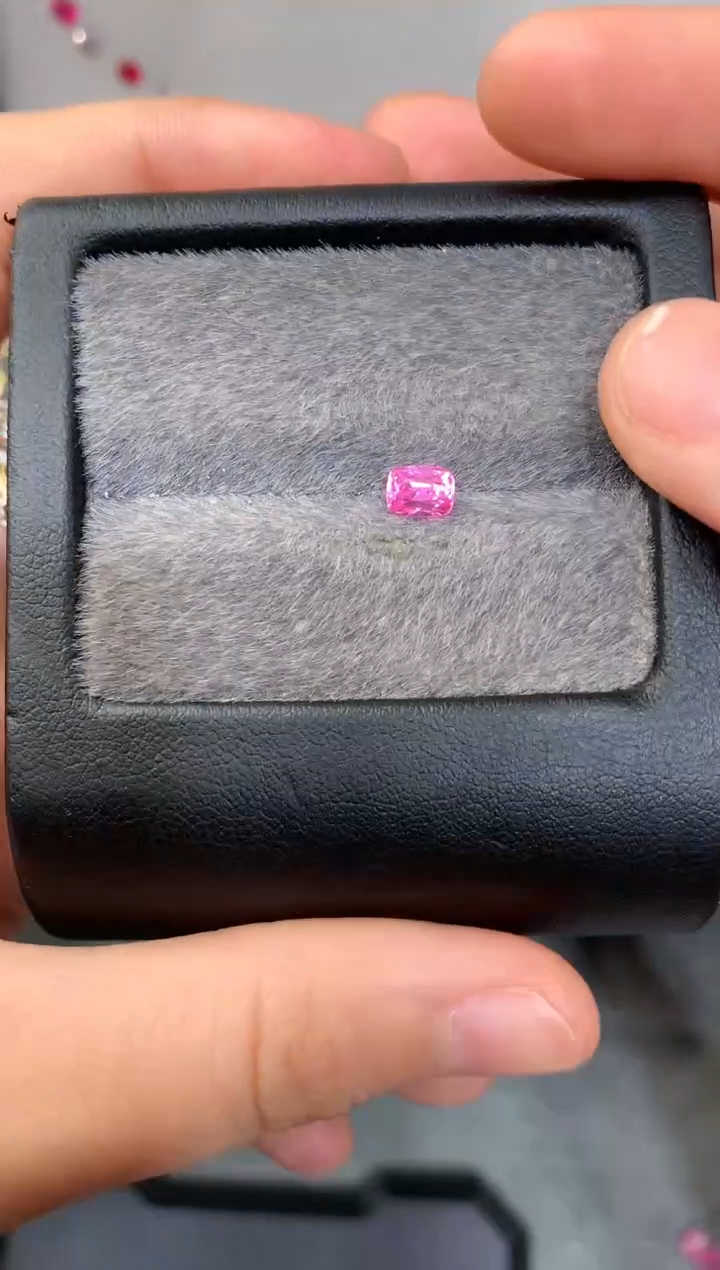 【闪购商品】定制尖晶石裸石未镶嵌枕型 sagyin粉 0.72ct