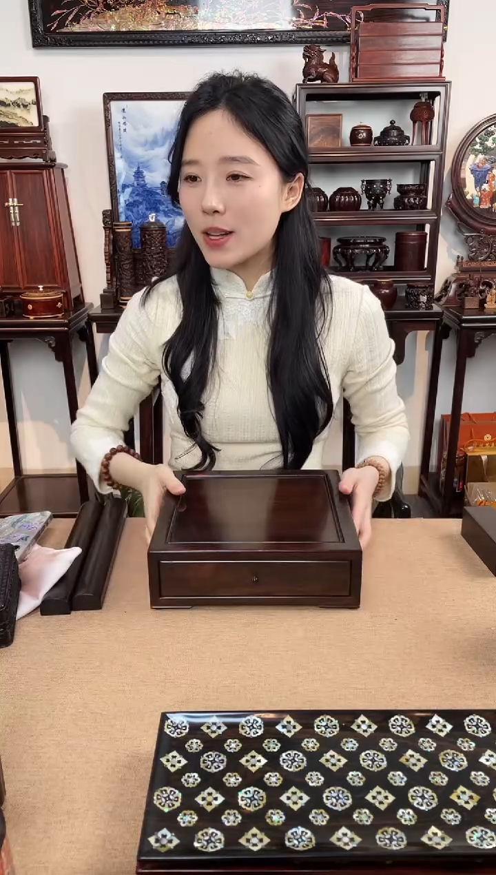 香枝木类成套家具茶盒