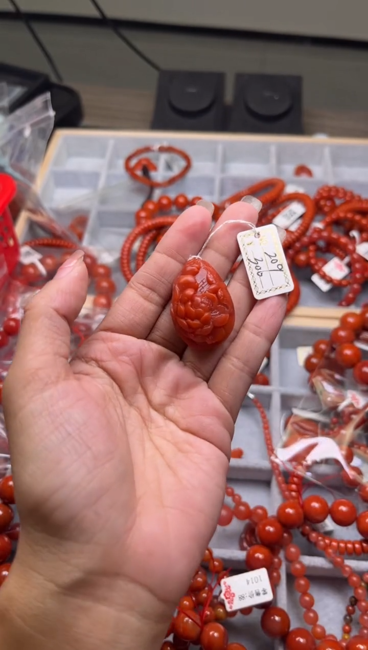 【闪购商品】南红玛瑙珠宝奇石未镶嵌209-