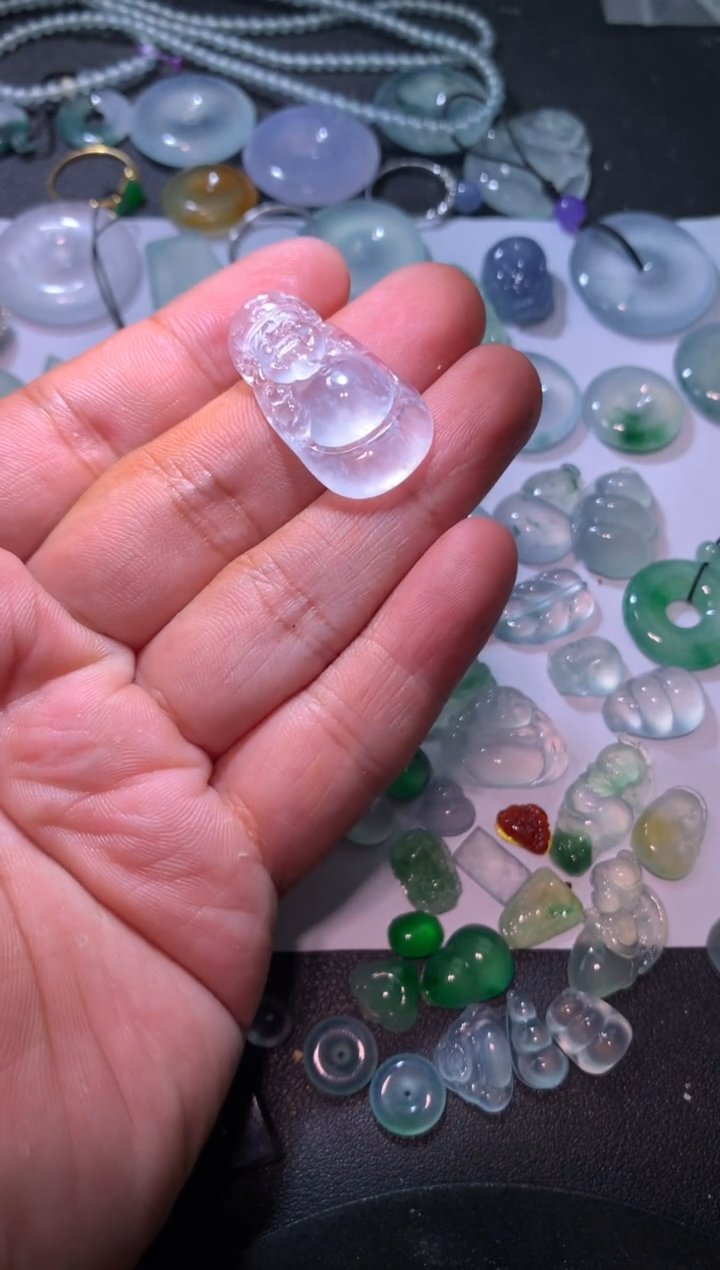 【闪购商品】翡翠颈饰未镶嵌财神