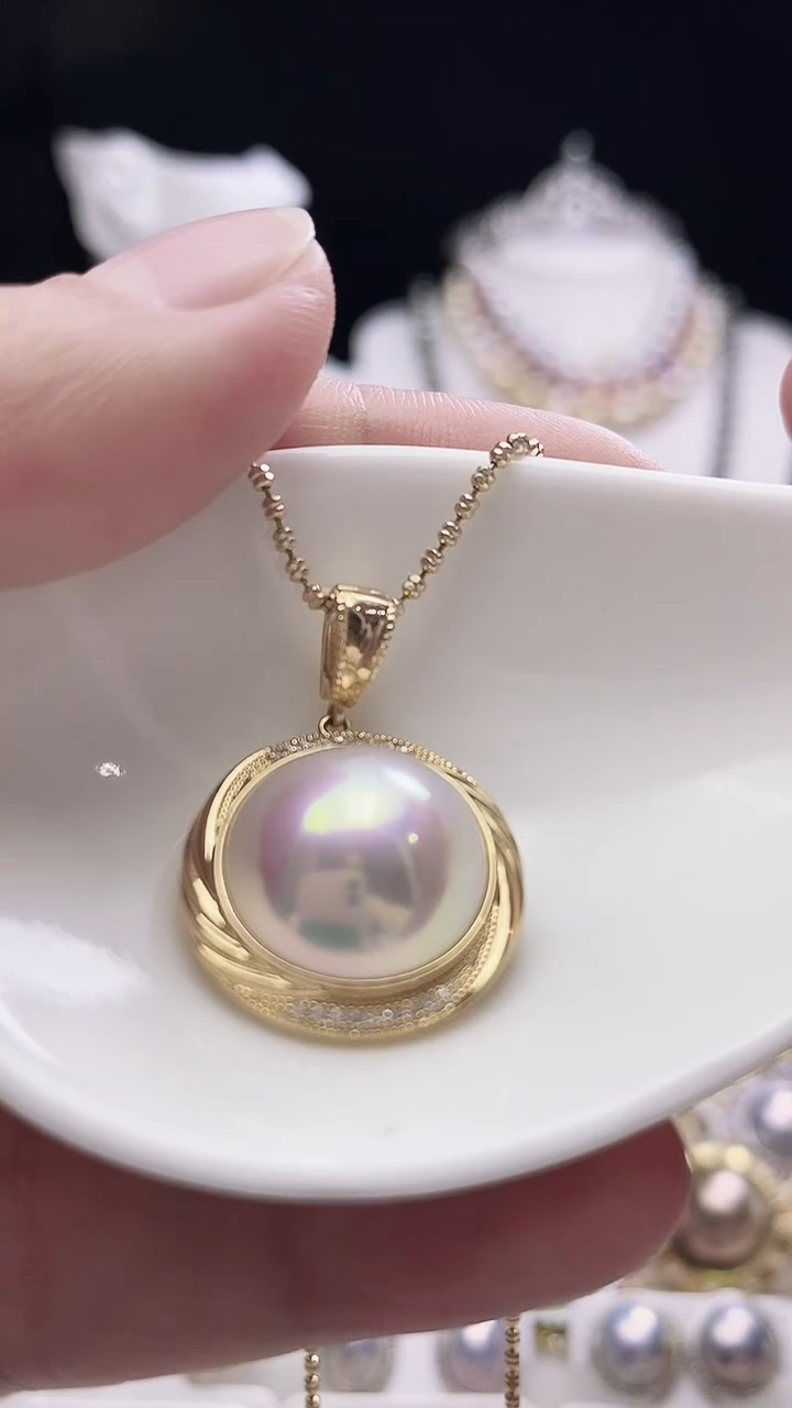 【闪购商品】拼合珍珠（马贝珠）颈饰18K金镶嵌海水万能扣马贝吊坠
