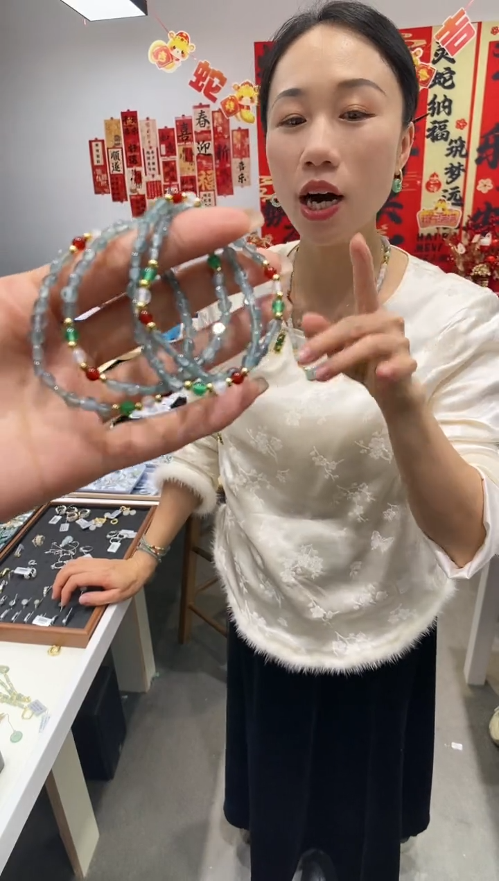 【闪购商品】翡翠吊坠(不含链)未镶嵌手串 多样性发其一