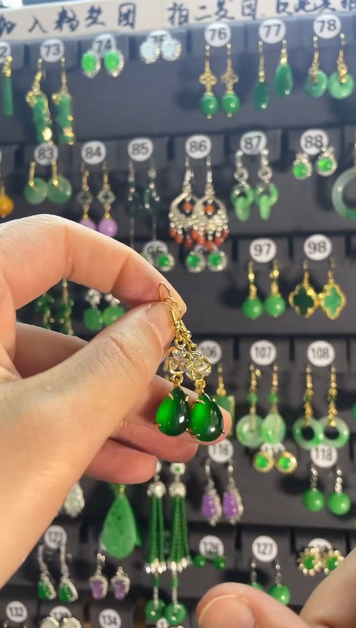 【闪购商品】翡翠颈饰银S925镶嵌456....