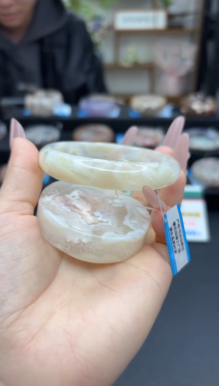 【闪购商品】石英质玉手镯未镶嵌C600(57圈赠送镯心)