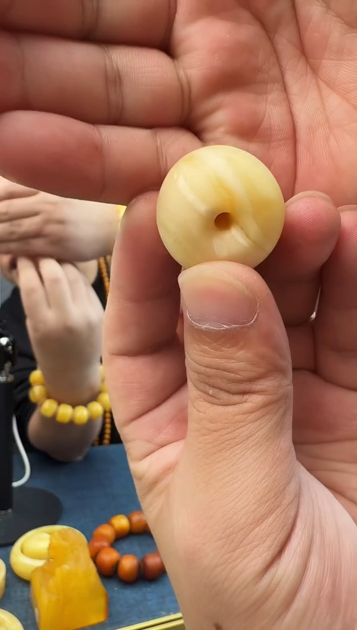 蜜蜡未镶嵌珠宝奇石假一罚十 10，26多样性发其一