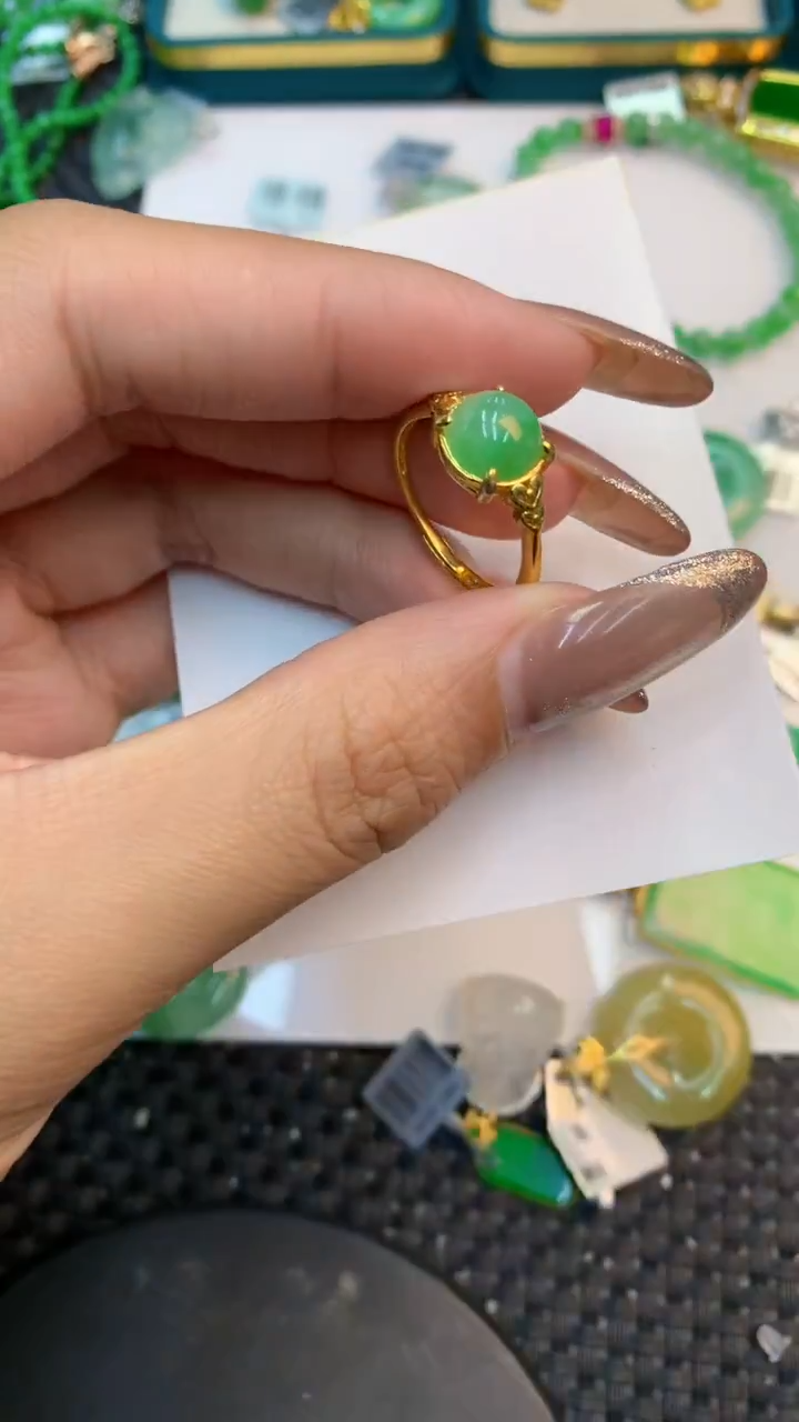 颈饰未镶嵌翡翠1