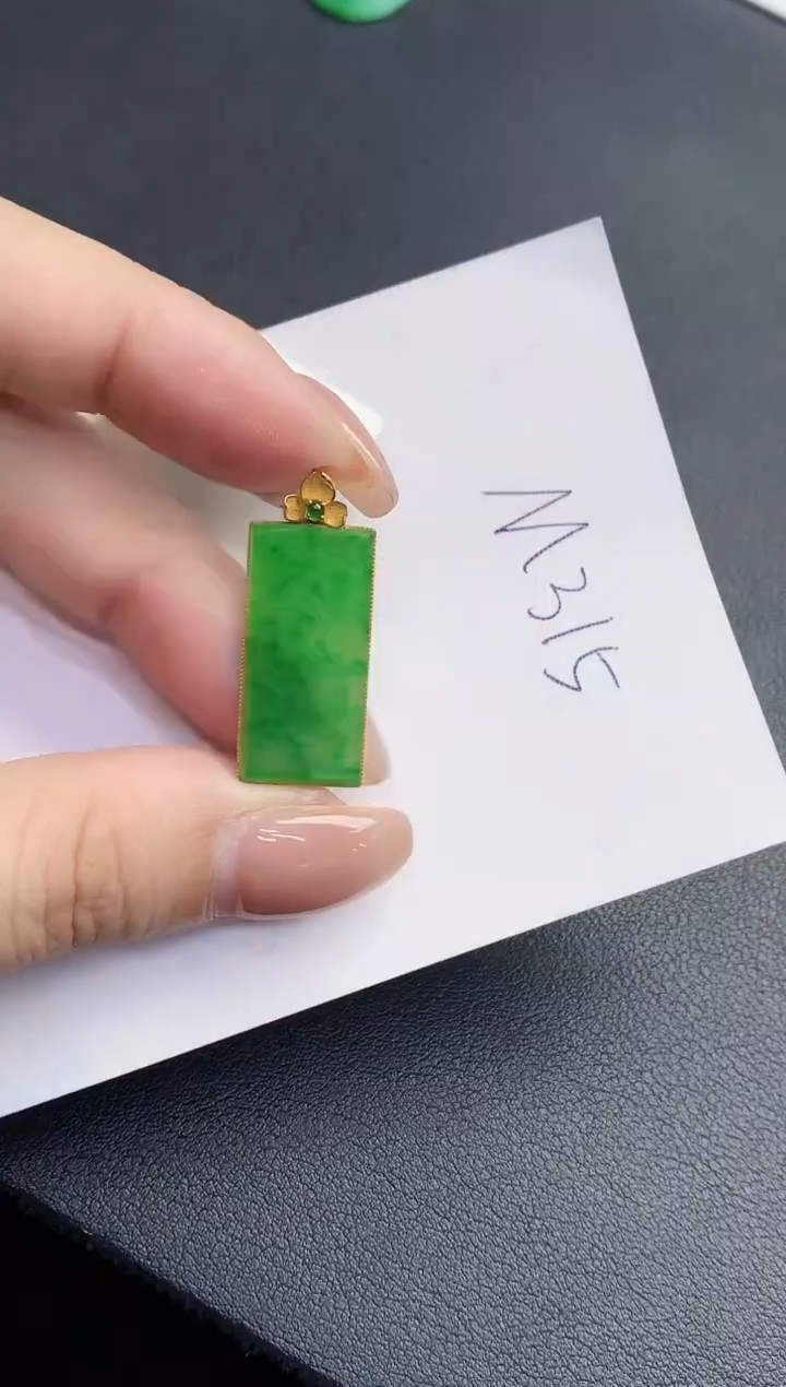 【闪购商品】翡翠18K金镶嵌颈饰00000000000