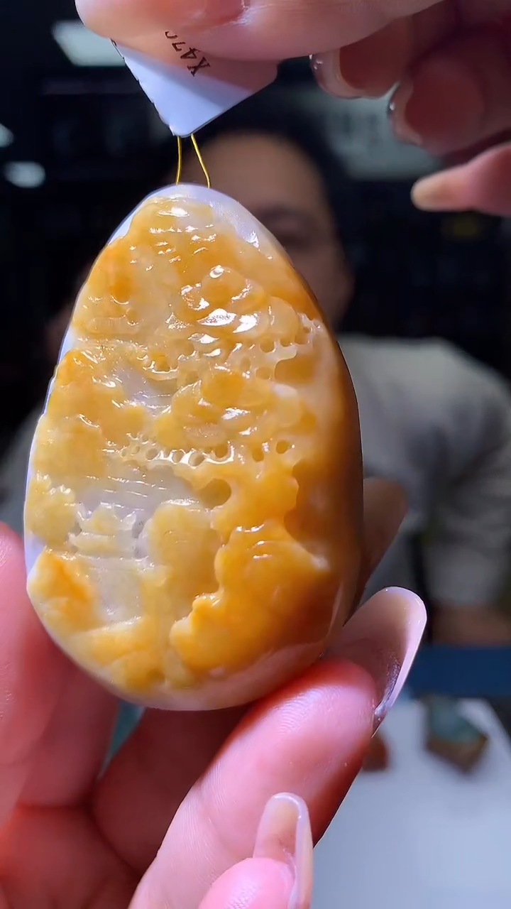 【闪购商品】定制翡翠未镶嵌1080xx-毛货挂件