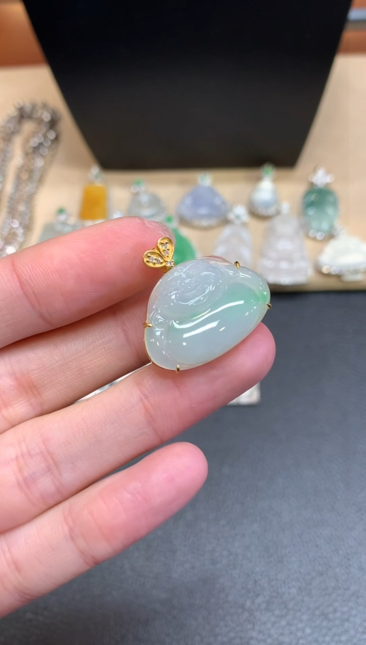 【闪购商品】翡翠颈饰18K金镶嵌佛公【无服务费】