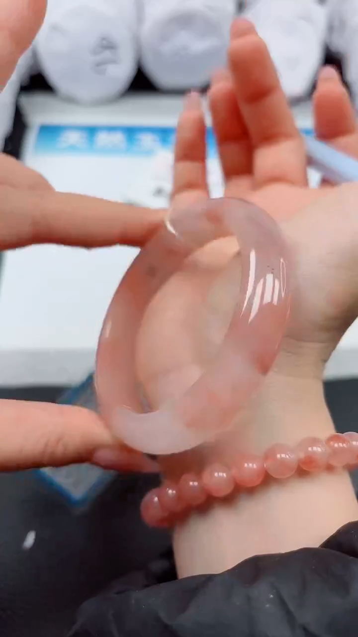 【闪购商品】石英质玉手镯未镶嵌A527