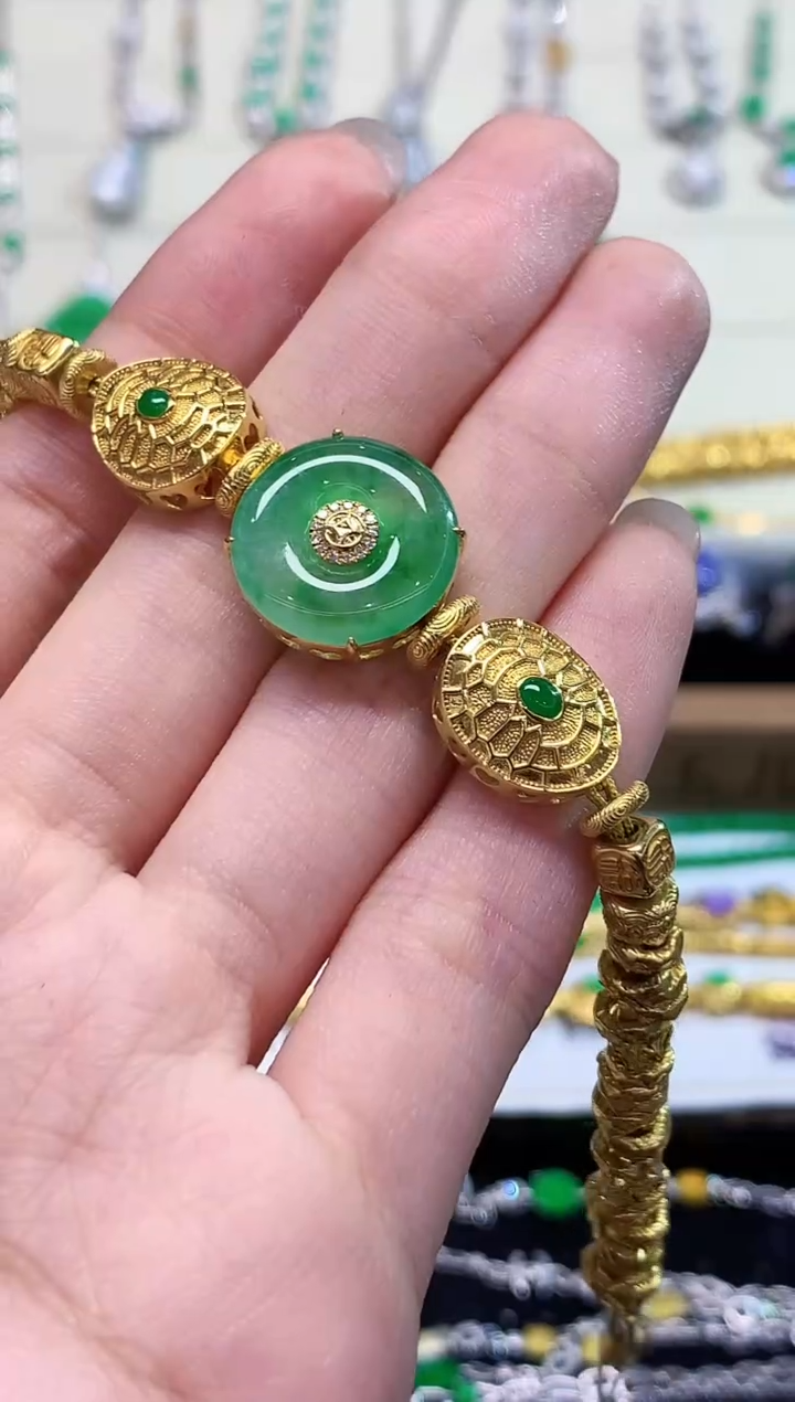 18K金镶嵌手链翡翠AL多样性发其一