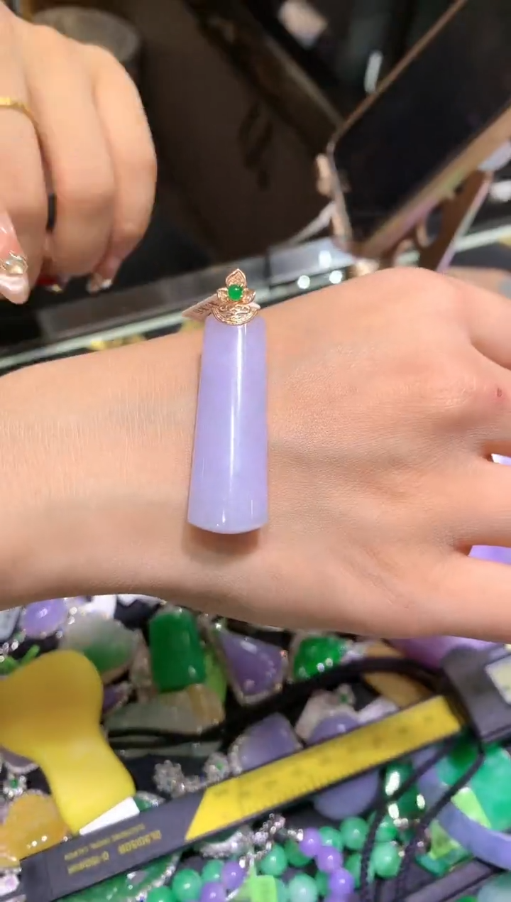 【闪购商品】翡翠吊坠(不含链)18K金镶嵌无事牌