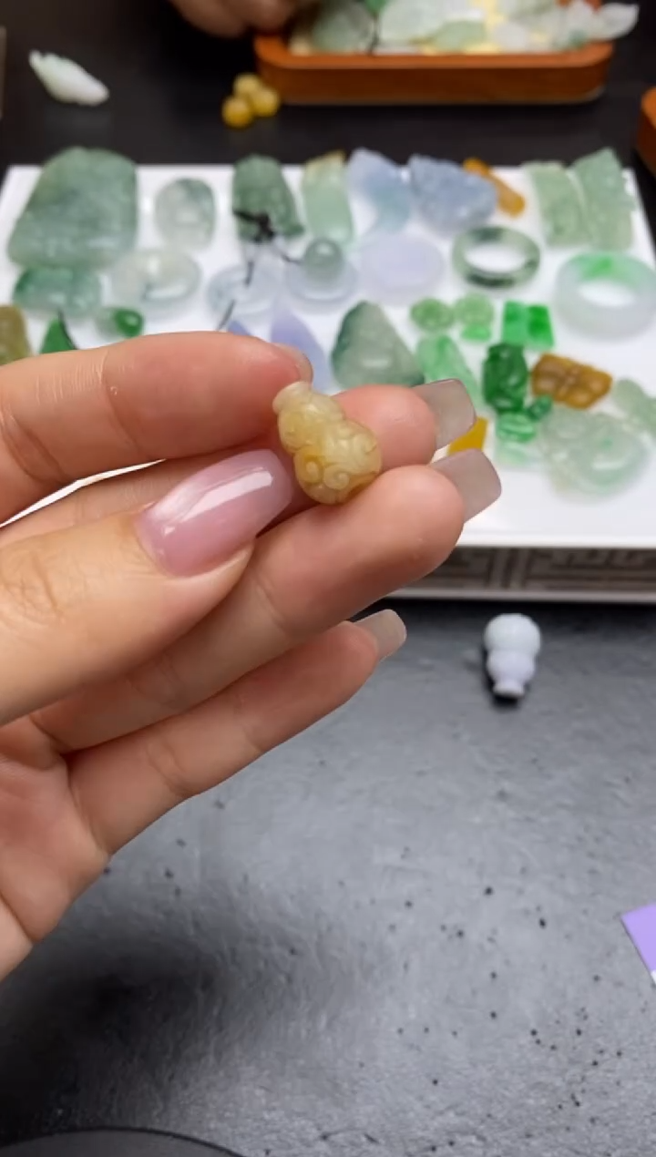【闪购商品】定制翡翠未镶嵌翡翠毛货~