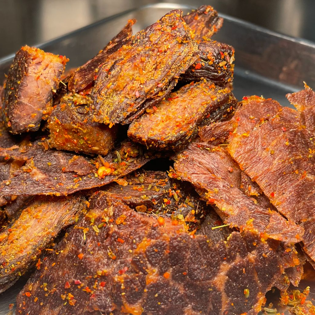 轻脂牛肉拌4.5两（4两软瘦牛肉干和半两轻脂牛脆脆混拌），又瘦又香