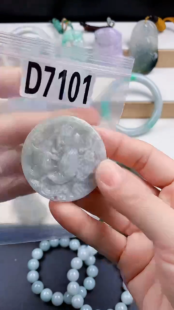 颈饰未镶嵌翡翠天然翡翠吊坠挂件