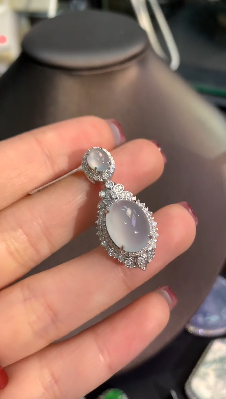 【闪购商品】翡翠吊坠(不含链)18K金镶嵌吊坠