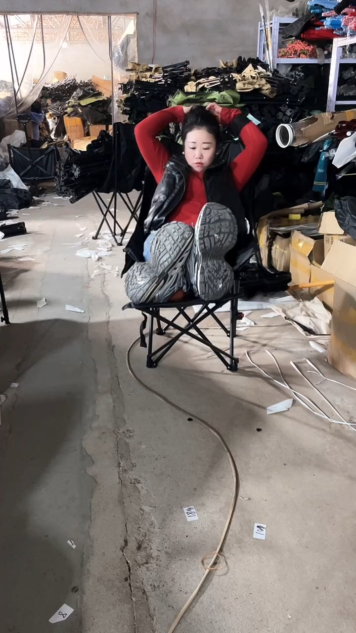 铁可调节不可拆卸带腿托的高背 颜色随机