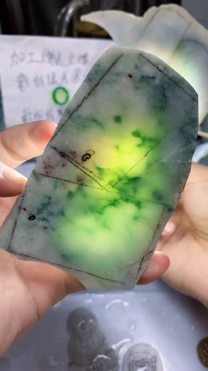 翡翠裸石缅甸天然A货8637