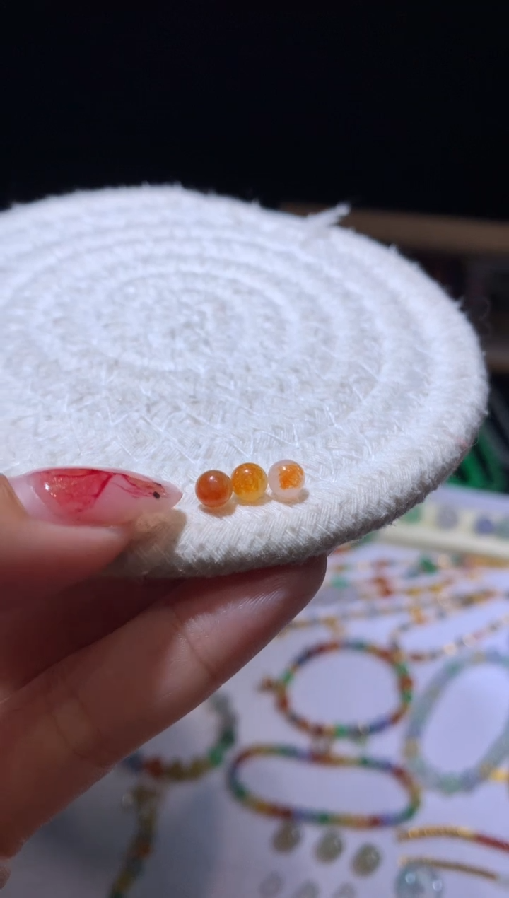 【闪购商品】定制翡翠未镶嵌4.7*珠子3颗