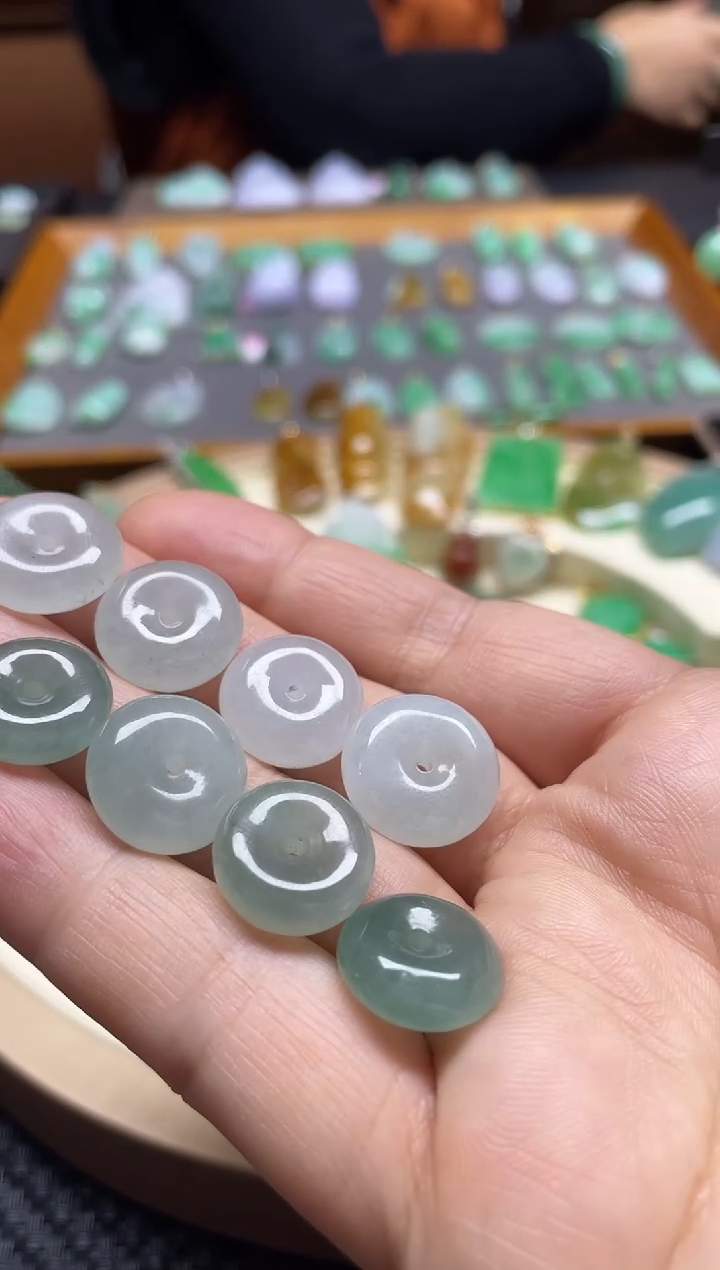 【闪购商品】翡翠颈饰未镶嵌冰种平安扣多样性发其一