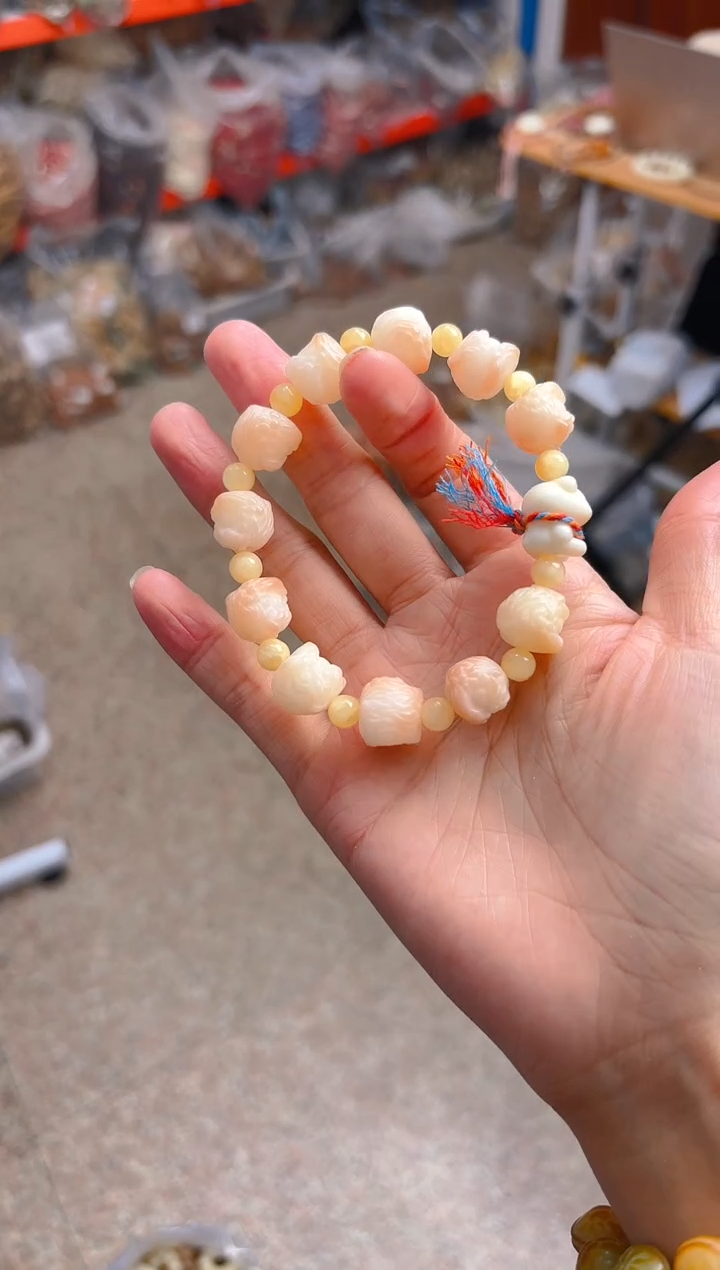 吊坠菩提根/象牙果粉色醒狮单圈