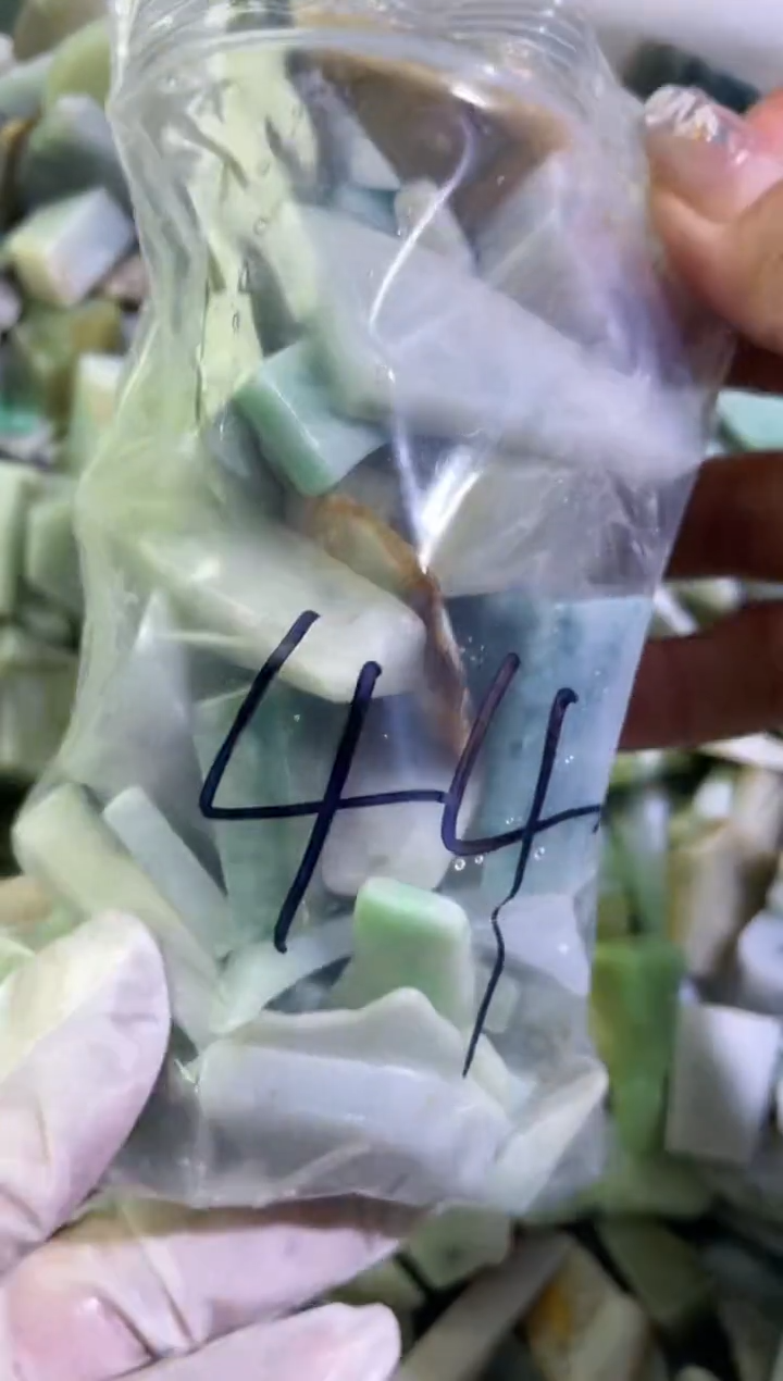 【闪购商品】翡翠颈饰未镶嵌天然翡翠大号500克44