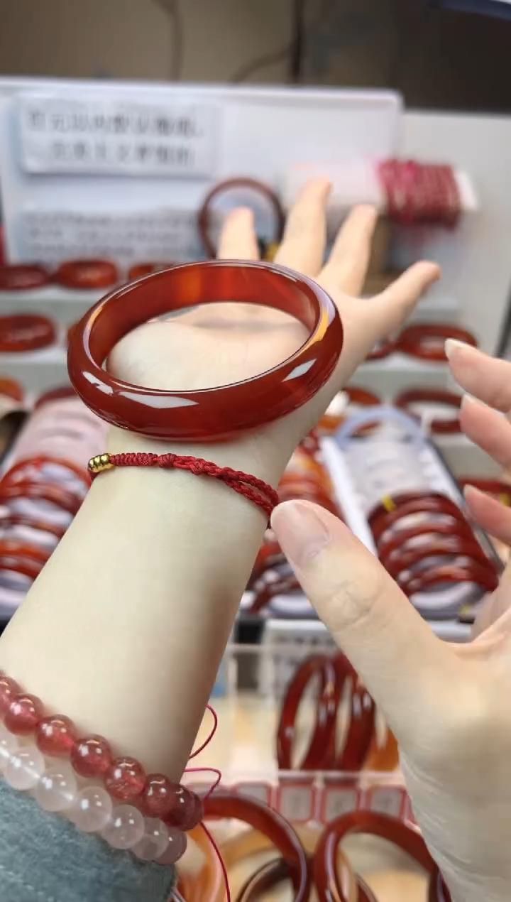 【闪购商品】玛瑙/玉髓手镯未镶嵌【默认微瑕】60+