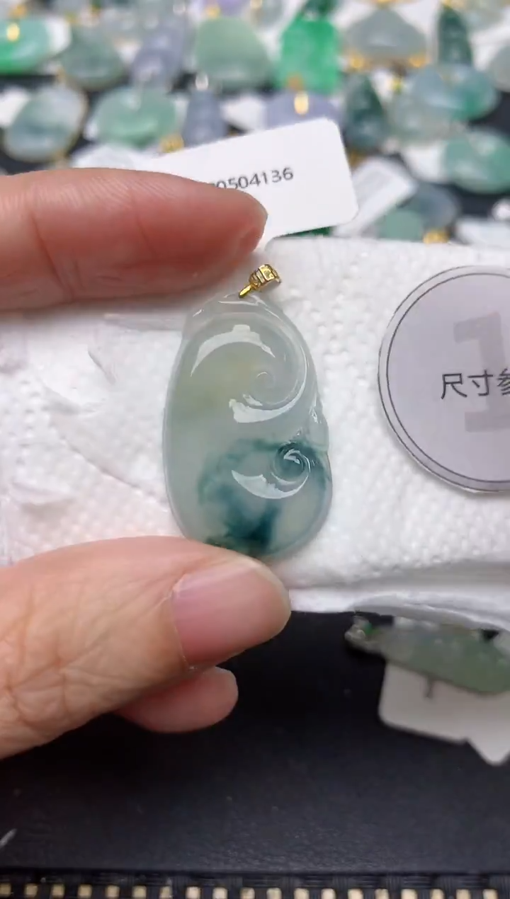 颈饰18K金镶嵌翡翠天然缅甸A货翡翠