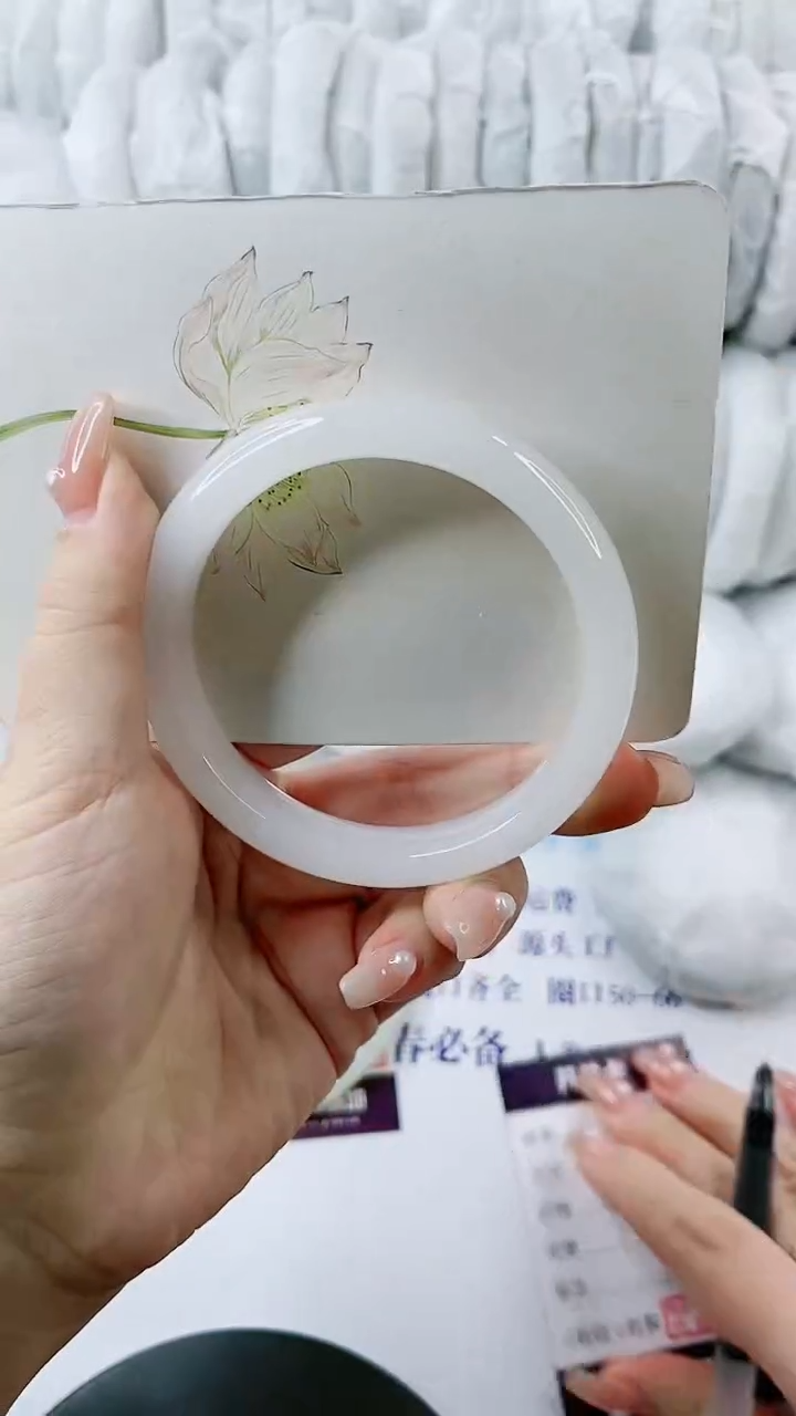 【闪购商品】石英质玉手镯未镶嵌0783363895-多样性发货