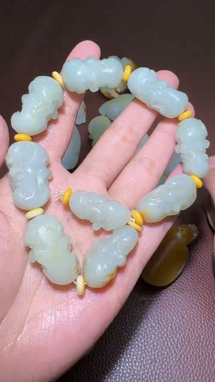 未镶嵌和田玉挂件和田玉