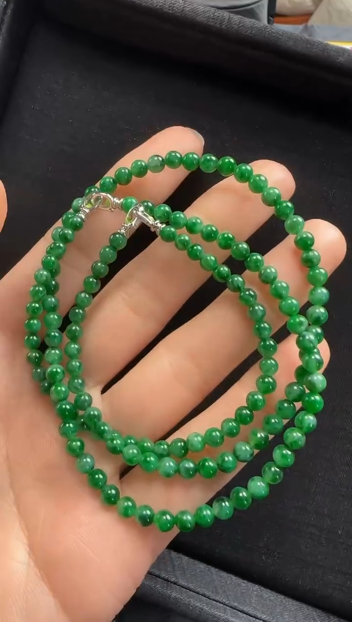 【闪购商品】翡翠颈饰18K金镶嵌645玉珠一条