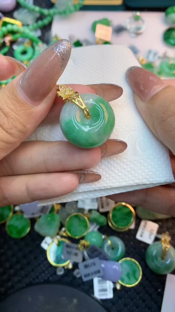 颈饰未镶嵌翡翠1