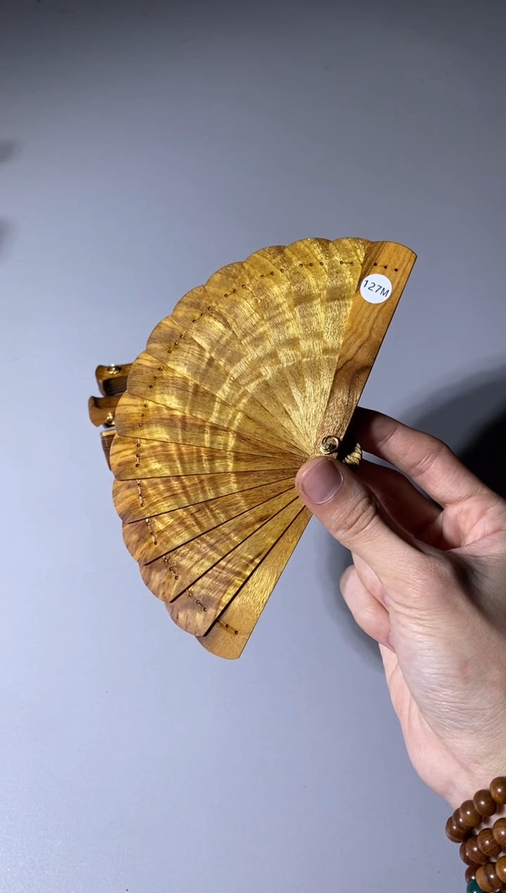 【闪购商品】金丝楠木雕127号10cm金丝楠迷你扇