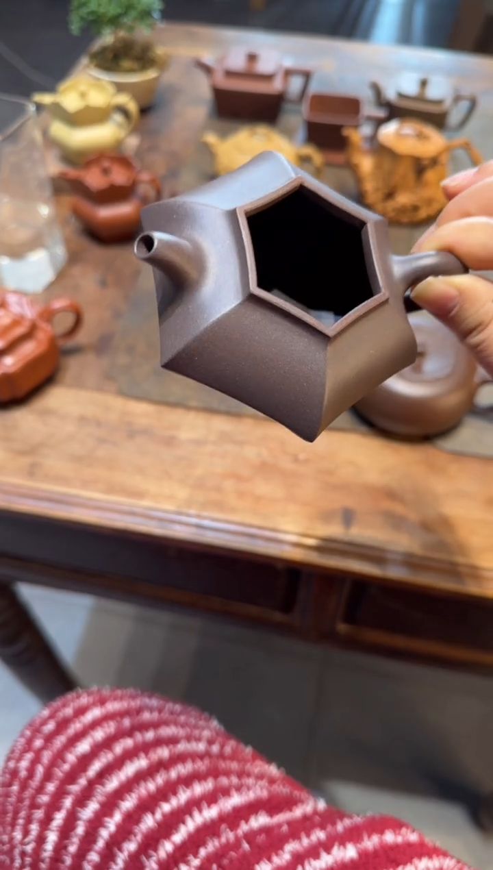 茶壶紫砂小**笑六方合欢