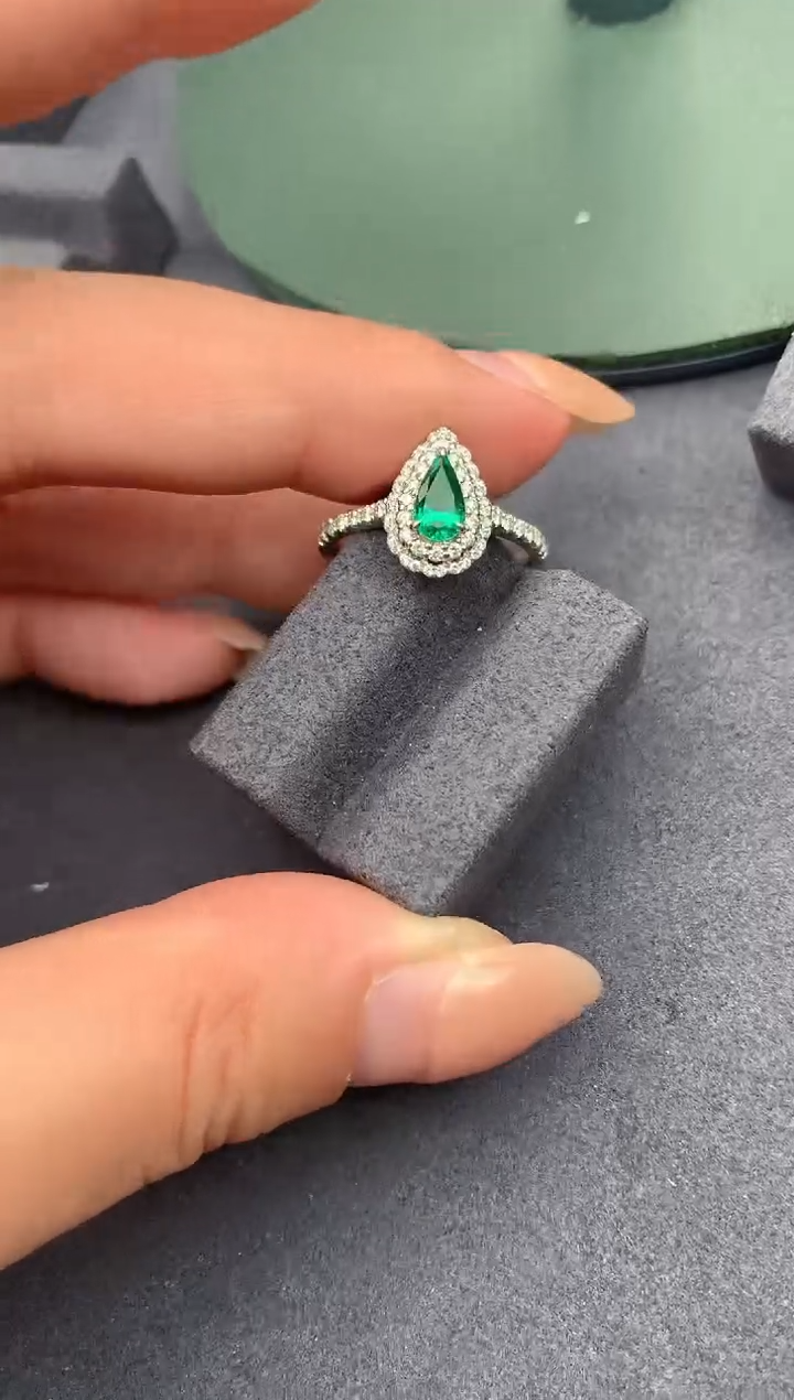 【闪购商品】祖母绿戒指18K金镶嵌36分祖母绿戒指