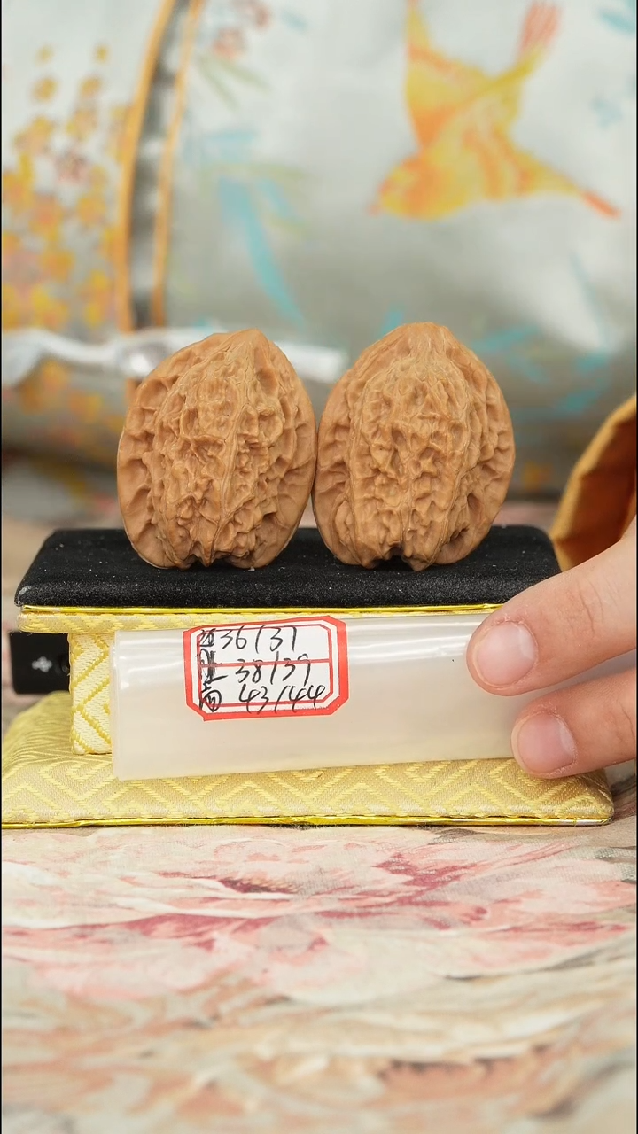 【闪购商品】文玩核桃把件非嫁接将军榜有修