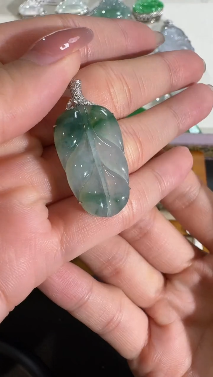 【闪购商品】翡翠吊坠(不含链)18K金镶嵌【源头工厂】钻石镶嵌