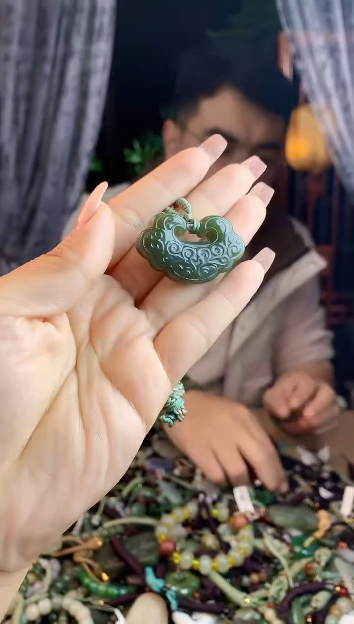 【闪购商品】和田玉挂件未镶嵌多样性发货拍一发一