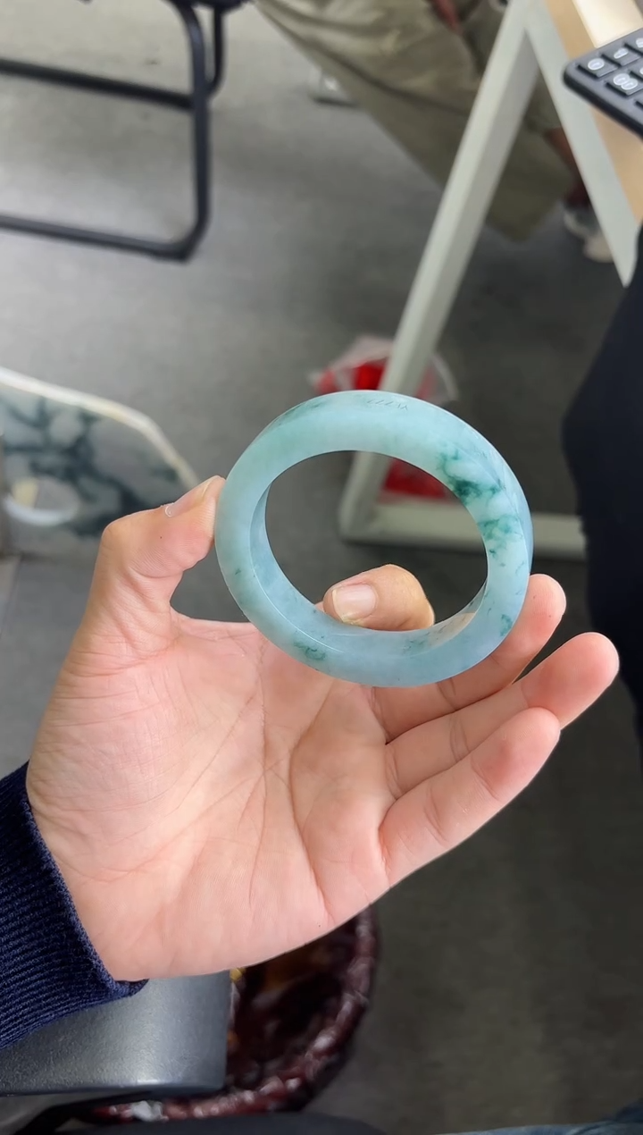 未镶嵌手镯定制翡翠如*手镯