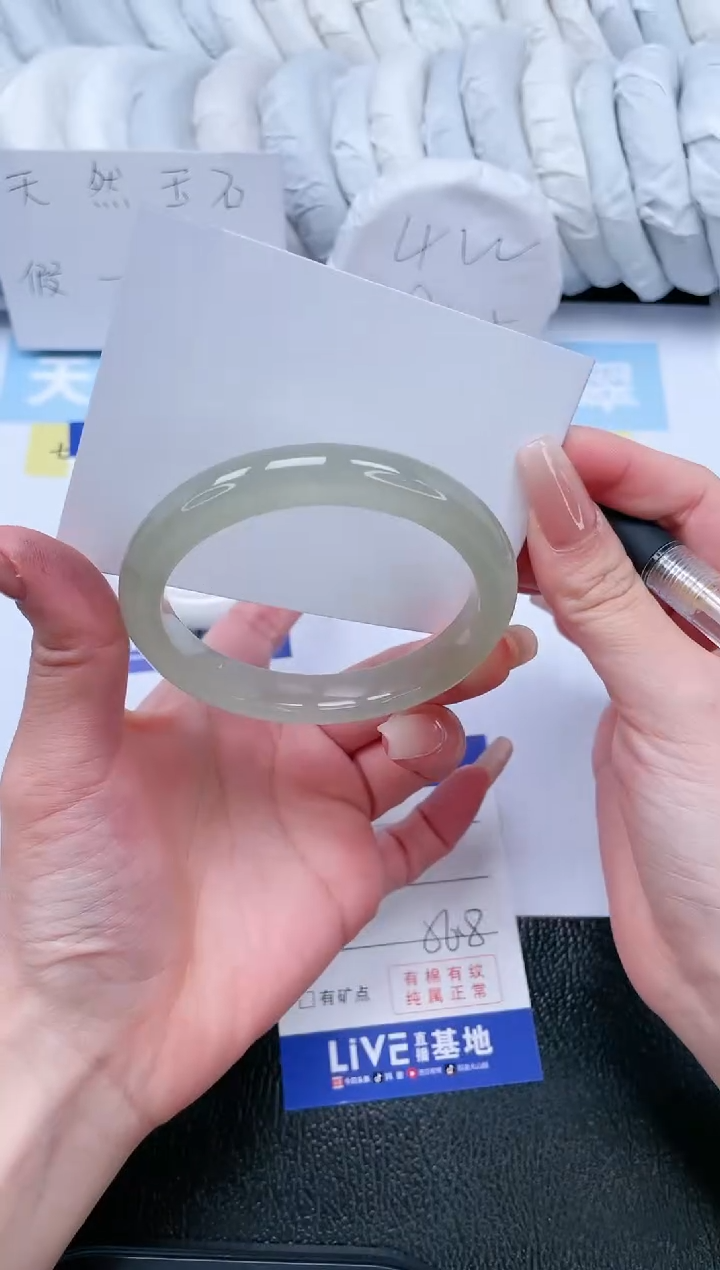 【闪购商品】石英质玉手镯未镶嵌T128-56.8