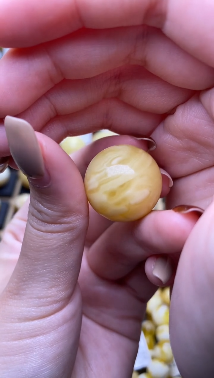 【闪购商品】琥珀裸石未镶嵌大小姐珠宝83