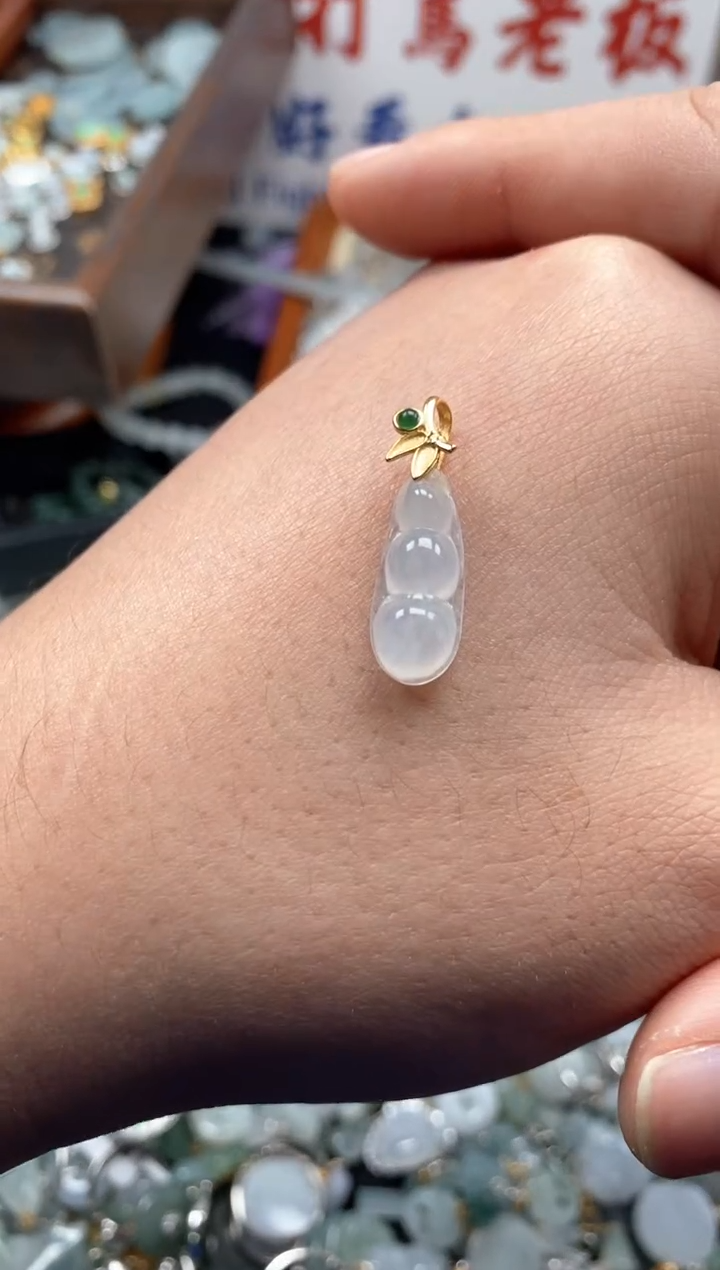 【闪购商品】翡翠颈饰未镶嵌哥哥