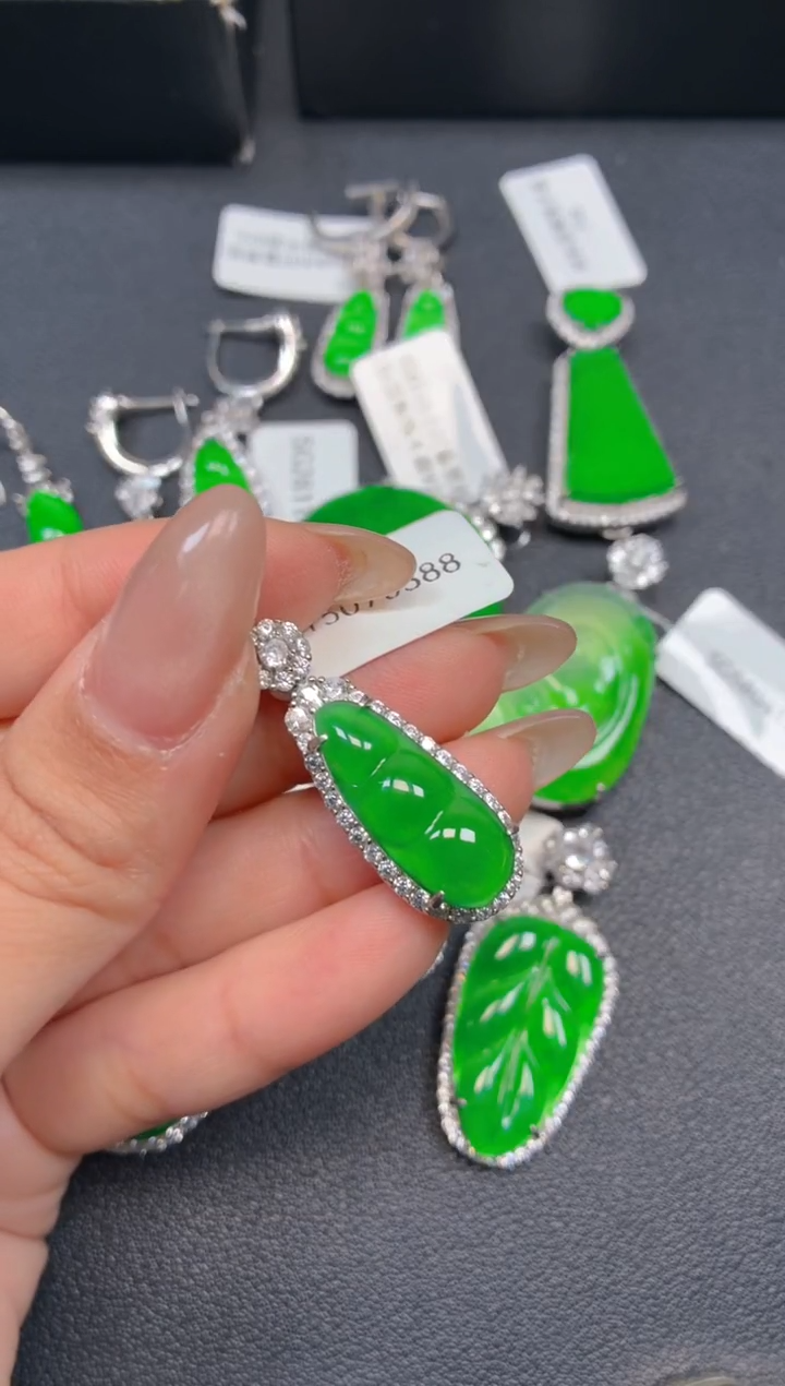 吊坠(不含链)银S925镶嵌翡翠111