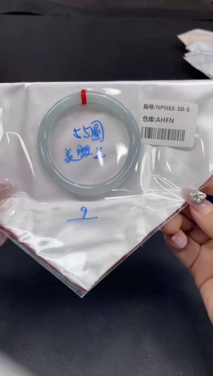 未镶嵌手镯翡翠翡翠手镯