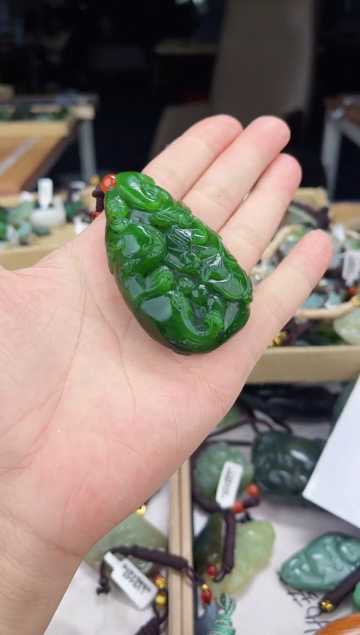 颈饰未镶嵌和田玉1