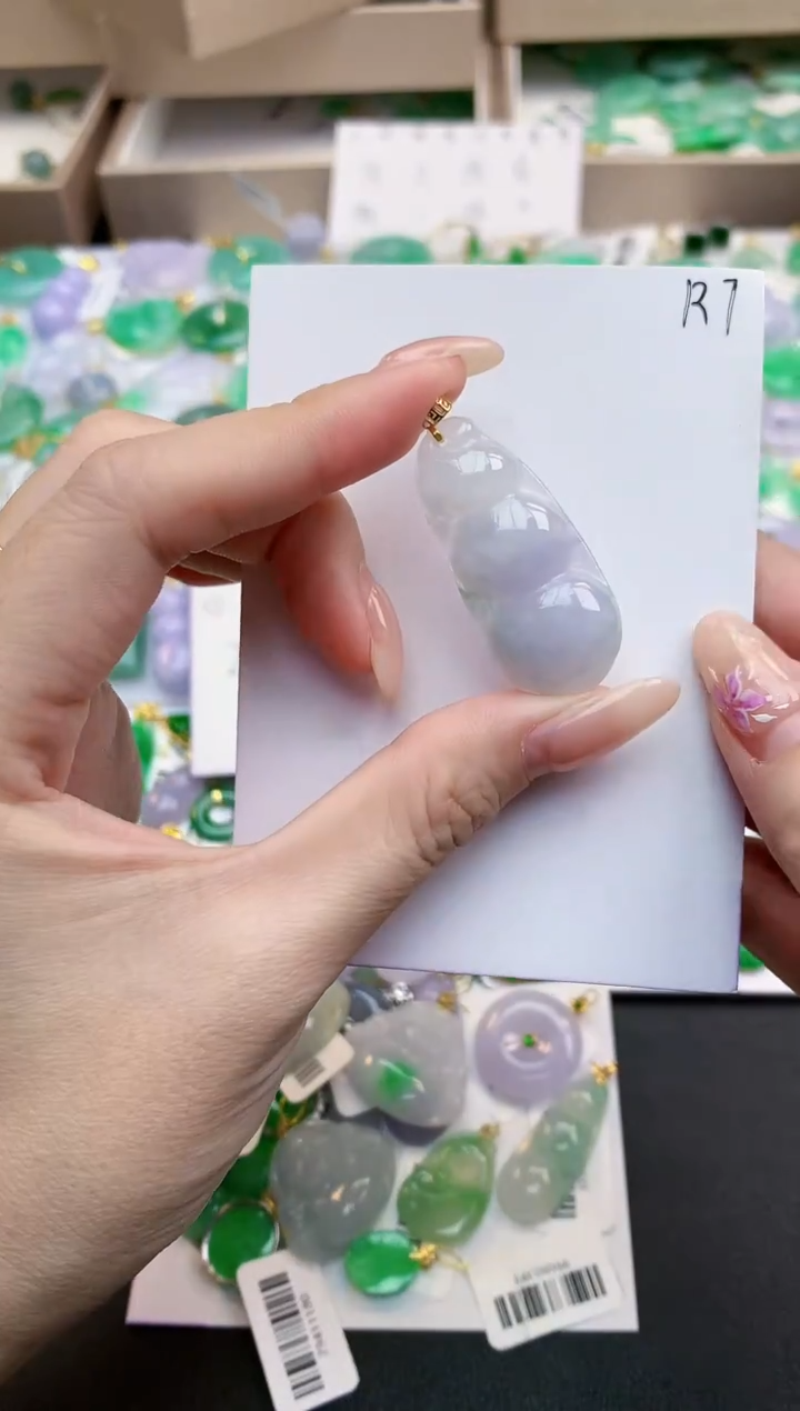 颈饰18K金镶嵌翡翠天然缅甸A货翡翠